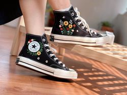 Converse Pet,Floral Converse,Embroidered Converse,Garden Of Sunflowers And Daisies And Lizards,Gifts
