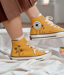 Embroidered Converse,Converse High Tops Chuck Taylors 1970s,Custom Converse White Dandelion,Embroidered Logo,Flower Conv