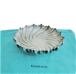 TIFFANY & CO Antique bowl cup ashtray silver soldered 150gr wide 13.5 cm Centerpiece or rest plate for cigar Original ta