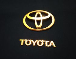 TOYOTA and Chrome Emblem Set For Toyota INDUS