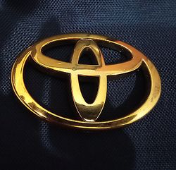 TOYOTA INDUS Chrome Emblem In Golden