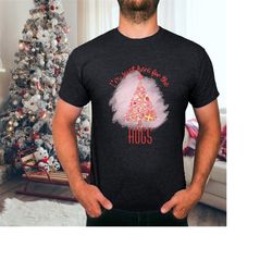 Sarcastic xmas t-shirt for women, Funny Christmas Shirt for Men, I'm just here for the hugs, Pink Tree design.