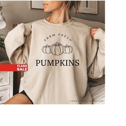 Vintage Fall Sweatshirt, Halloween Sweatshirt, Fall Sweater, Fall Shirts for Women, Pumpkin Crewneck FARM FRESH PUMPKINS