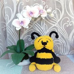 Cute stuffed bee, gift idea for girl cute big bee soft toy, soft toy bee for child