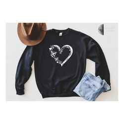 Valentines Day Sweat, Heart Sweat, Valentines Day Sweat For Women, Cute Valentines Day Sweat, Gift for mom, butterfly he