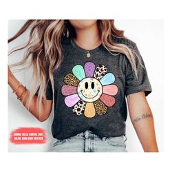 Retro Daisy Shirt, Teacher Gift, Wildflower Shirt, Boho Shirt, Floral Shirt Gift, Flower, Gift For Sister, Summer Shirt