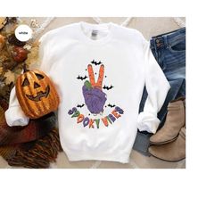 Spooky Vibes T-Shirt, Halloween Crewneck Sweatshirt, Halloween Gifts, Bat Graphic Tees, Horror Hoodies and Sweaters, Pea