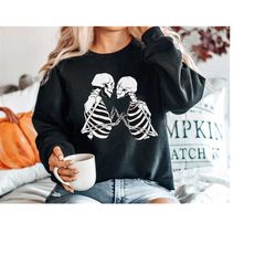 Kissing Skeletons sweathirt, Couple Kissing sweatshirt, Gift for Her,  Skeleton sweatshirt, Halloween Sweatshirt, Kissin