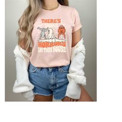There's Some Horrors In This House Tshirt, Halloween Party Shirts, Halloween Costumes, Fall Sweatshirt, Horror Movie, Sp