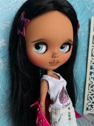 Blythe doll . black natural hair