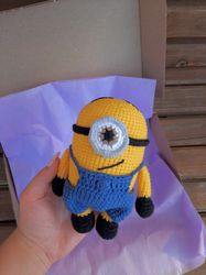 Minion Stuart crochet toy