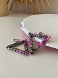 Handwoven Statement beaded earrings, triangular shape, unique jewelry, high quality earrings, gray hot pink