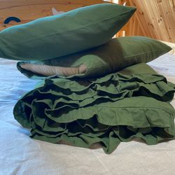Green ruffled hemp duvet cover and two pillowcases, hemp set with ruffles