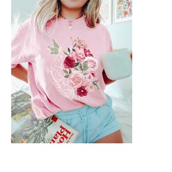 Comfort Colors Boho Flower Shirt, Flower Brain Anatomy TShirt, Pink Roses Floral Shirt, Botanical T-Shirt, Vintage Style