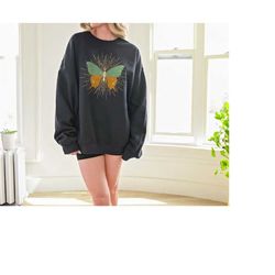 Boho Butterfly Shirt, Aesthetic Sweatshirt, Trendy Butterflies Cottagecore Sweater, Vintage Graphic Celestial Moon Moth