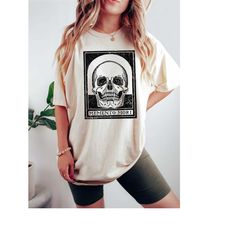 Halloween Shirt, Skull TShirt, Memento Mori Vintage Graphic Tee, Gothic Aesthetic Shirt, Goth Dark Academia Shirt, Trend