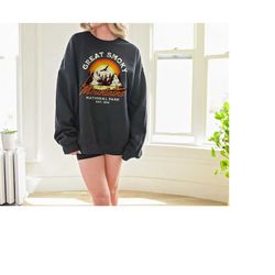 Great Smoky Mountains National Park Sweatshirt, Boho Hiking Shirt, Vintage Tennessee Shirt, Trendy Retro Graphic Adventu