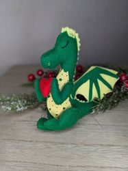 Green dragon holding a red heart in its paws, Symbol of 2024, Felt dragon, Christmas dragon, Gift for her