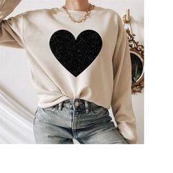 Womens Heart Shirt, Black Heart Sweatshirt, Black Glitter Heart Sweater, Heart Pullover Shirt, Gifts for Women, Casual C