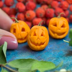 TUTORIAL Miniature Halloween pumpkins with polymer clay | Dollhouse miniatures