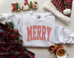 Retro Christmas Sweatshirt, Merry Christmas Sweatshirt, Christmas Shirt for Women, Merry Christmas Crewneck, Holiday Swe