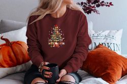 SANTA Claus Book Lover Sweatshirt, Christmas Sweatshirt, Holiday SweatShirt, Women's Christmas Shirt, Book Shelf (SWT)