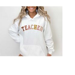 Retro teacher Sweatshirt, Teacher Appreciation Gift, Back To School, New Teacher Gift, Elementary School Teacher, Team T