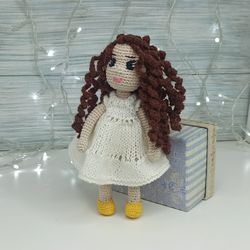 easy diy crochet doll tutorial: doll body pattern for crochet toys