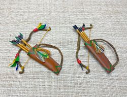 bow and arrows in miniature. 1:12. dollhouse miniature. accessories for a dollhouse.