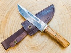 Bowie Frontier Hunting Knife Damascus Steel Olive Wood Handle and Leather Sheath
