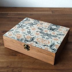 Wooden Tea Box, Floral Decoration. Handmade Jewelry or Tea Bags Gift Box.