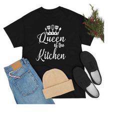 queen of the kitchen, gifts for mom, female chef shirt, female chef t-shirt, birthday gifts for chef, chef gifts, gift f