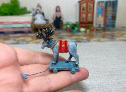 Christmas elk on a cart. Dollhouse miniature. 1:12. Toy for a doll.