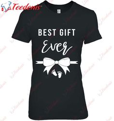 Best Gift Ever Christmas Pregnancy Expecting Mom T-Shirt, Plus Size Ladies Christmas Sweaters  Wear Love, Share Beauty