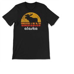 Vintage Alaskan Moose Retro Sunset Weathered Alaska Wilderness T-shirt, Sweatshirt & Hoodie