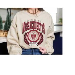 University of Massachusetts Shirt, Vintage University of Massachusetts Sweatshirt, University Amherst Shirt, University