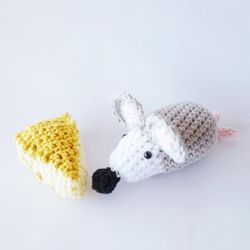 Mouse and cheese Crochet pattern, digital file PDF, digital pattern PDF, Crochet pattern