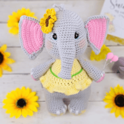 elephant keychain crochet pattern, digital file pdf, digital pattern pdf, crochet pattern
