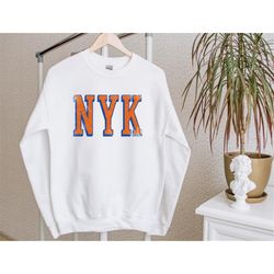new york basketball team distressed vintage white sweatshirt, new york baskeball retro sweatshirt, new york city sports