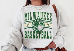 Milwaukee Buck, Vintage Milwaukee Buck Sweatshirt   T-Shirt, Bucks Sweater, Bucks  T-Shirt, Vintage Basketball Fan Shirt