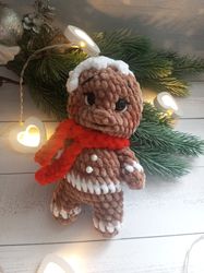 Crochet pattern Gingerbread man, Christmas crochet pattern