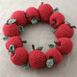 Apple Wreath Crochet pattern, digital file PDF, digital pattern PDF