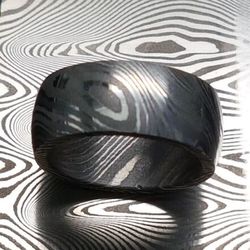 Striking Men's Black Damascus Wedding Ring - Unique Band for Engagements, Perfect Men's Jewelry