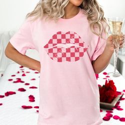 checkered lips valentine tee | galentine valentines day lip kiss | gifts for her graphic tee
