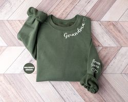 personalized grandma sweatshirt with grandchildren names, cu