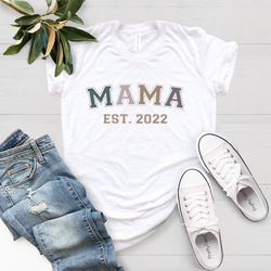 CUSTOM Mom Gift Shirt, Mama T-shirt, Mothers Day Shirt, Mom T-shirt, C