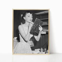 Audrey Hepburn Makeup Canvas Black and White Retro Vintage Classic Fashion Photography Canvas Framed Printed Stylish Tre