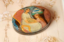 Hand-Painted Decorative Lacquer Box Mother, Daughter, and Cat