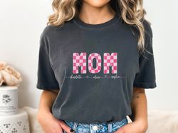 Personalized Mom Checkered T-shirt with Kids Name, Mothers Day Custom Shirt Gift, 105