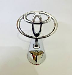 Toyota Front Hood Bonnet Emblem